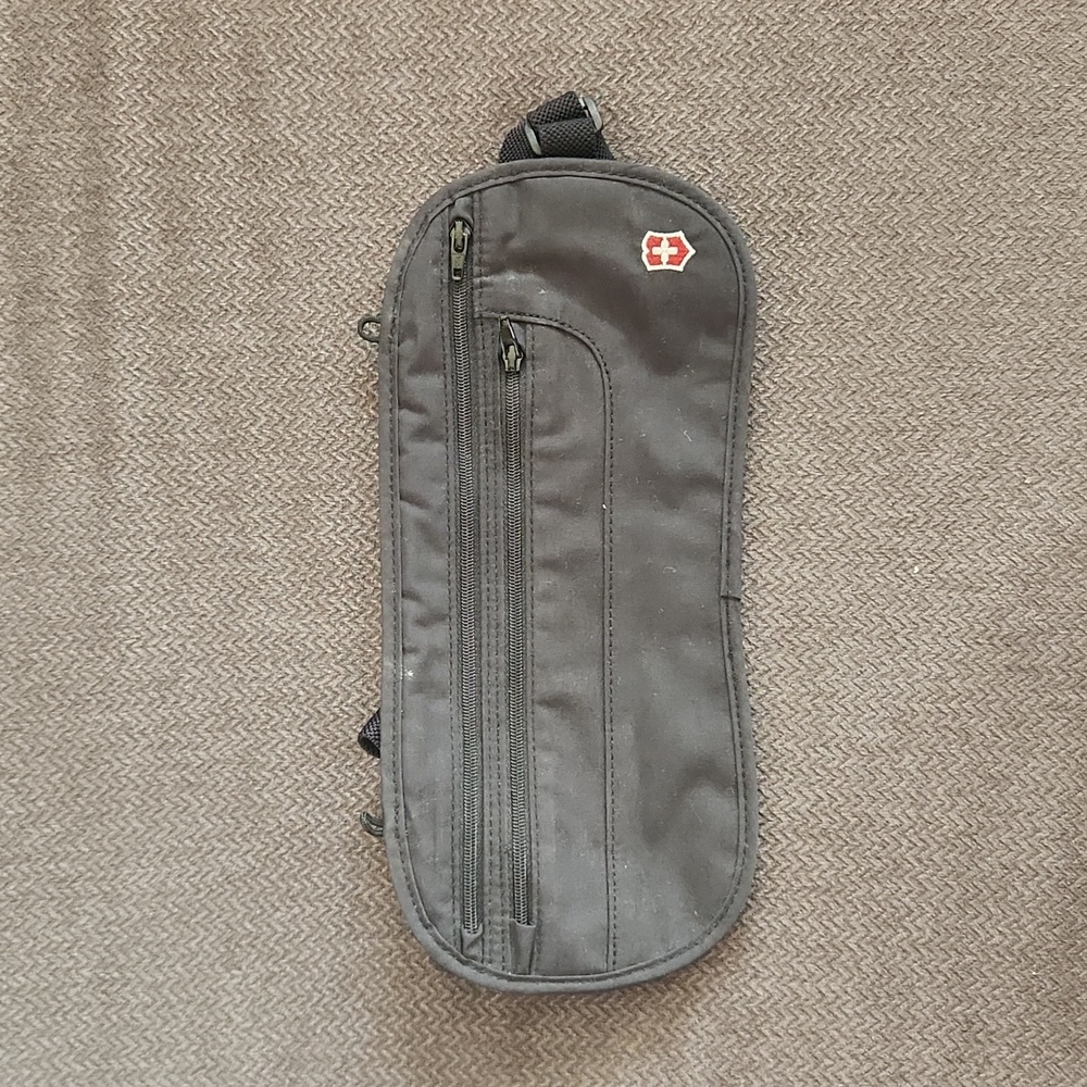 Victorinox Black adjustable travel belt. One size.